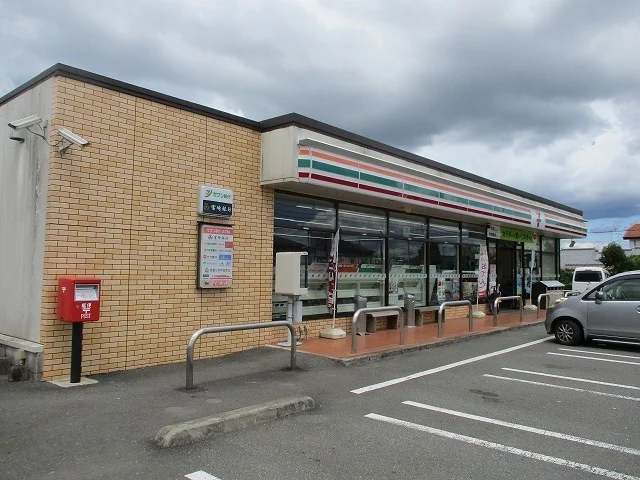 セブンイレブン都城高専前店まで240m