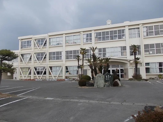 大津西小学校まで950m