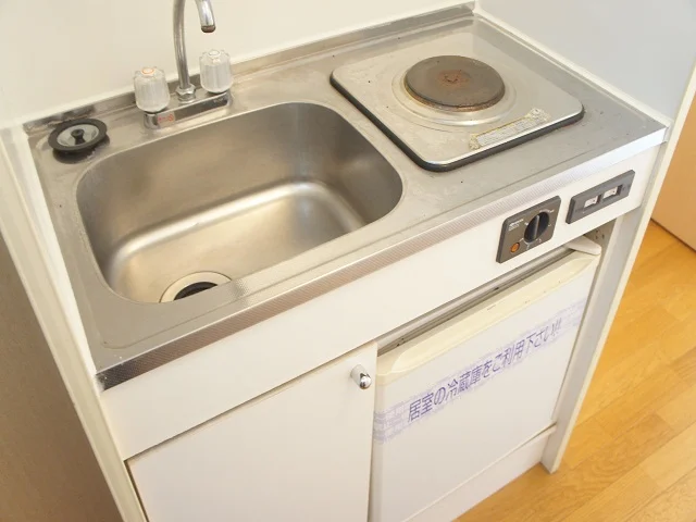 コンロはラジエントヒーターの為､専用の調理器具は要りません