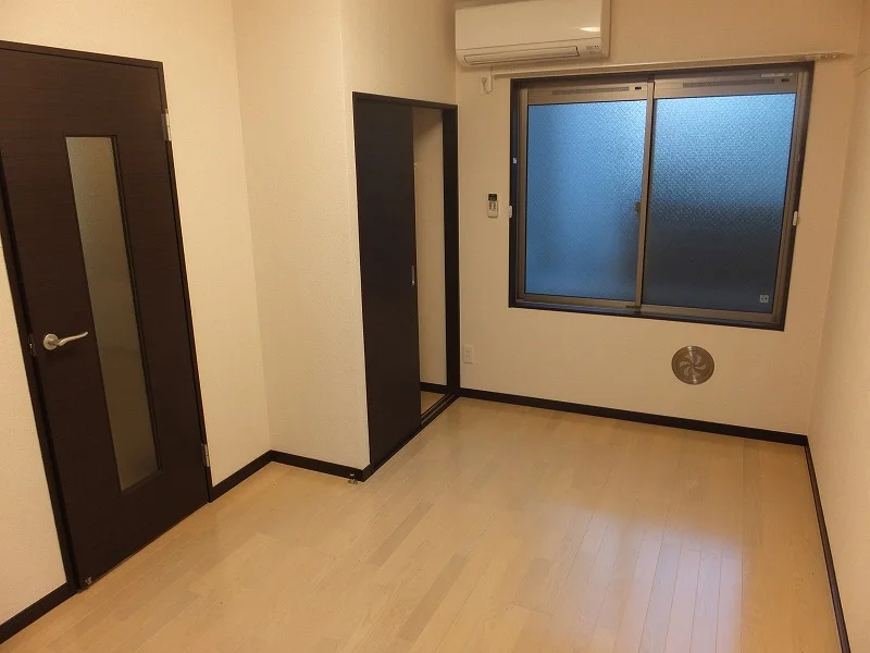 床材や設備は号室によって異なります。