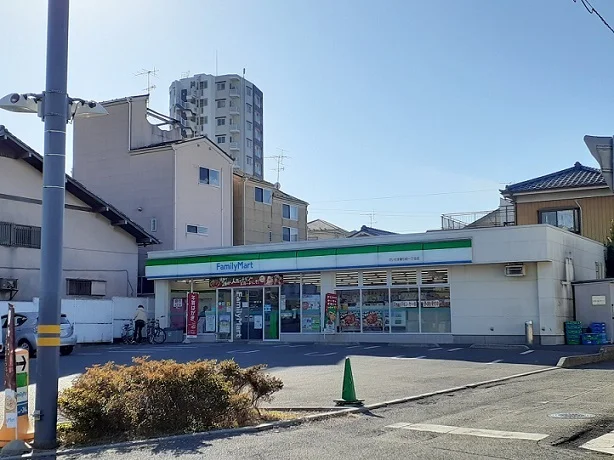 ファミマさいたま櫛引町1丁目店まで350m