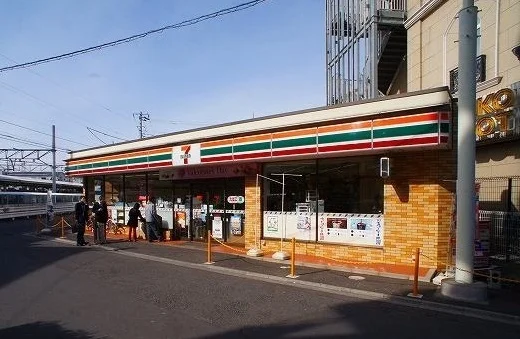 セブンイレブンまで140m
