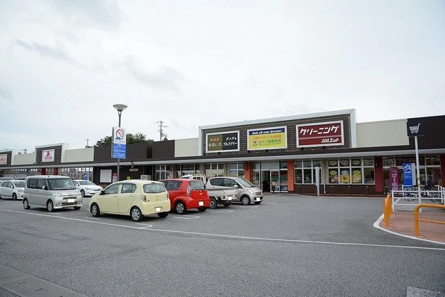 イオンタウン豊見城店まで1600m