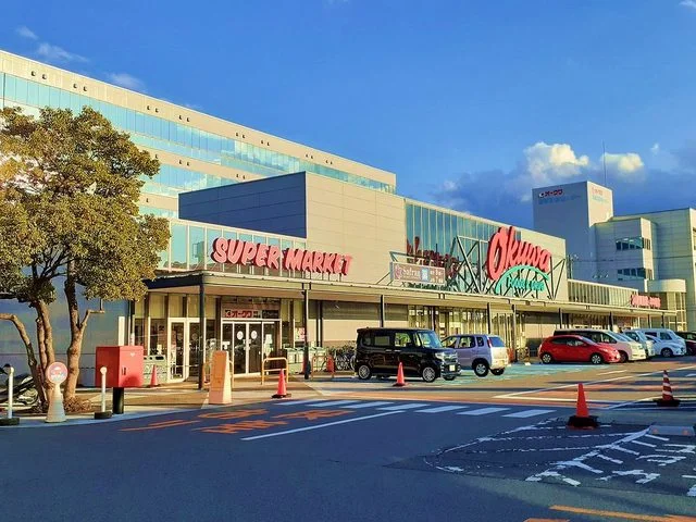 オークワ本社中島店様まで800m