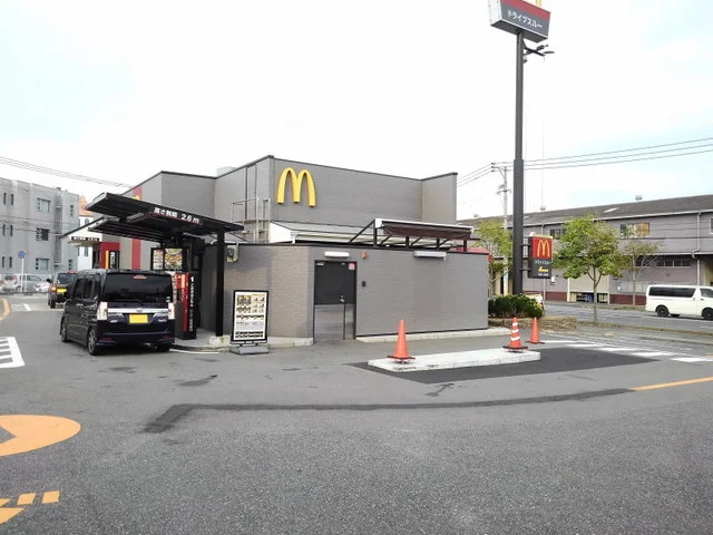 マクドナルド老司店まで1000m