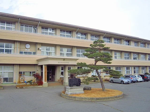 中込中学校まで1900m