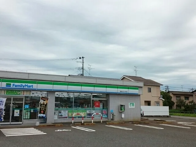 ファミリーマート 豊栄かぶとやまで550m
