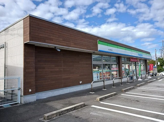 ファミリーマート富士宮野中店まで800m