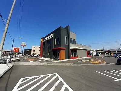 マクドナルド円座店さんまで2000m