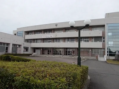 月潟中学校まで660m