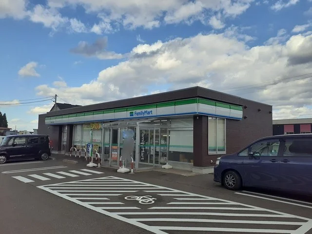 ファミリーマート青森石江江渡店まで595m