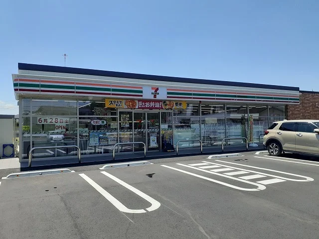 セブンイレブン甲府貢川２丁目店まで750m
