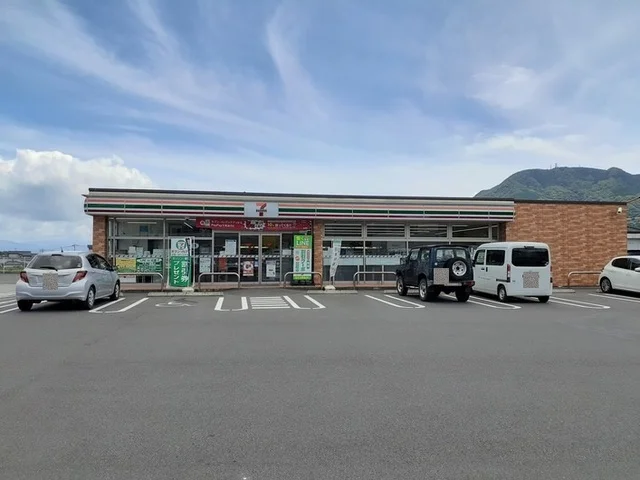 セブンイレブン運動公園前店まで1400m