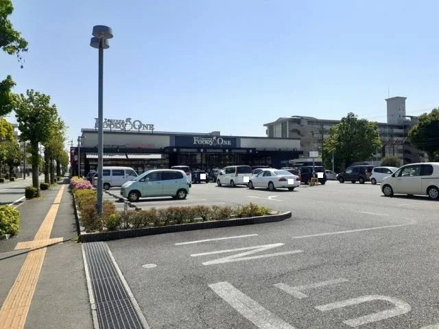 フーディワン楠店まで1400m