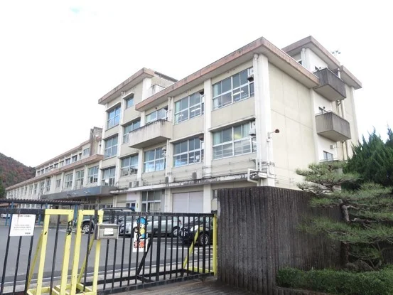 岐阜市立岩野田北小学校まで400m