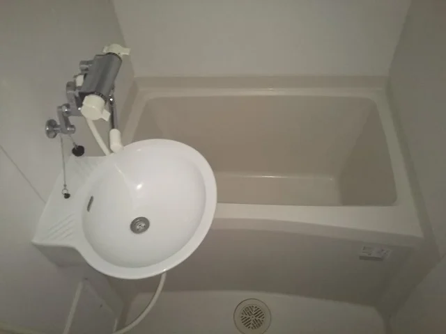 混合水栓で温度調節が簡単！　バス・トイレ別