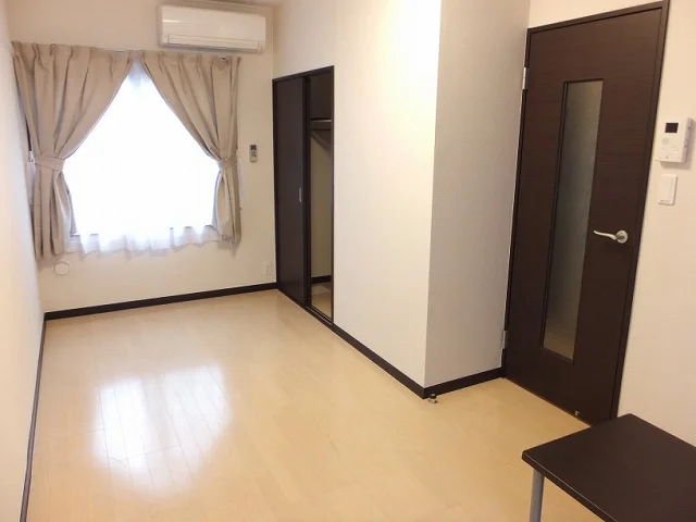 床仕様は部屋により異なります。