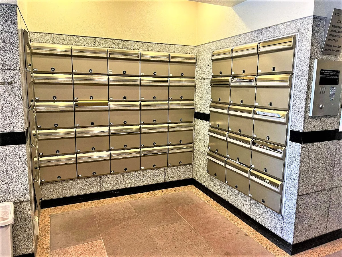 ダイヤル式の集合ポストがあります📪