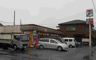 セブンイレブンまで550m