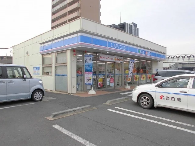 ローソン守谷中央３丁目店まで550m