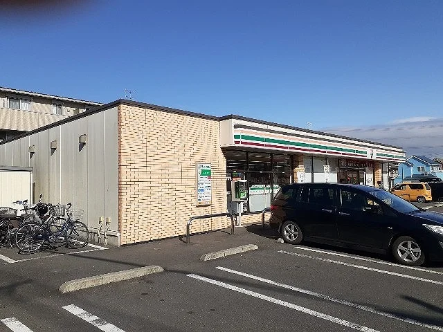 セブン-イレブン 狭山富士見東まで550m
