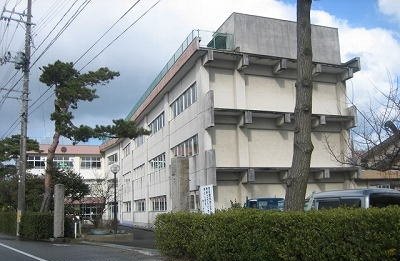 濁川小学校まで2200m