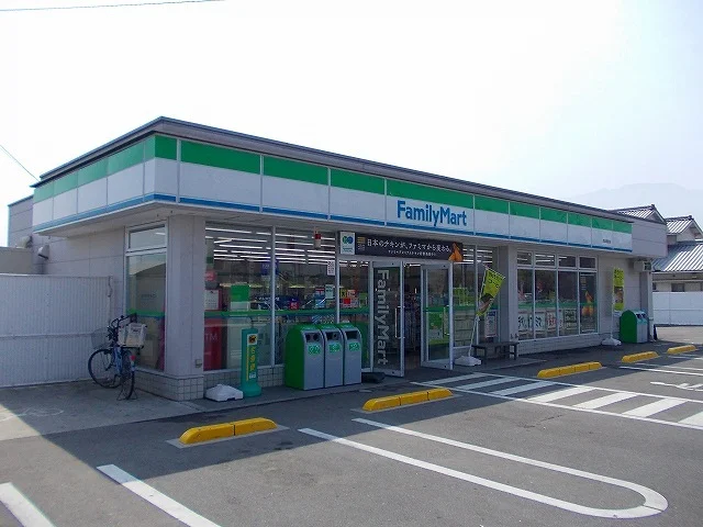 ファミリーマート西条横黒店様まで800m