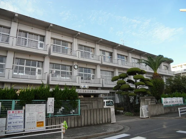 壬生川小学校様まで300m