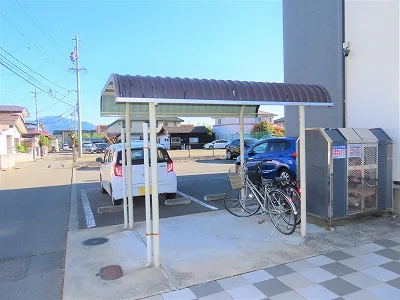 屋根付き駐輪場あり
