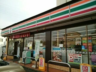 セブンイレブンまで240m