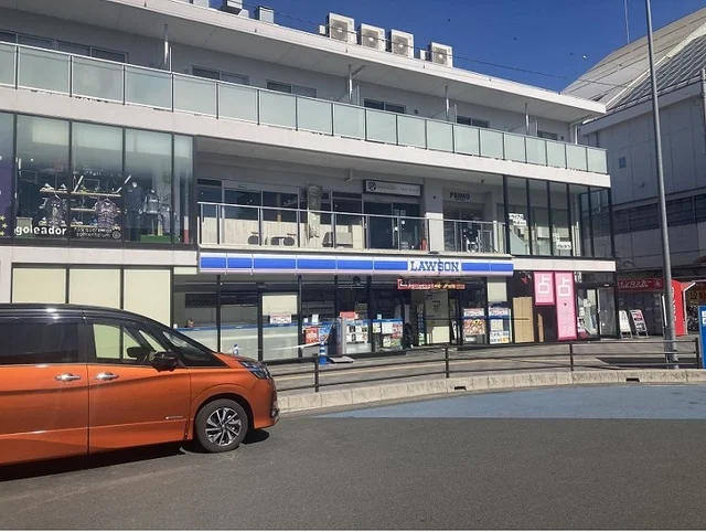 ローソン本川越駅西口店まで160m