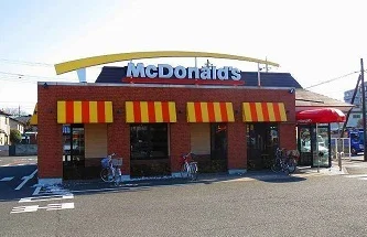 マクドナルドまで700m