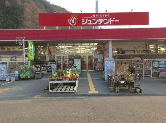 ジュンテンドーまで800m