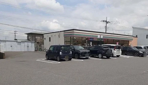 セブンイレブン木更津祇園店まで1000m