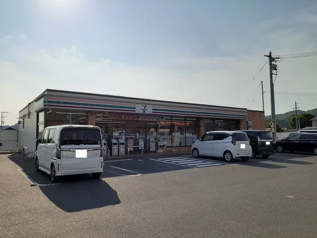 セブンイレブン加茂店まで190m