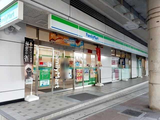 ファミリーマート 勝川駅北店まで650m