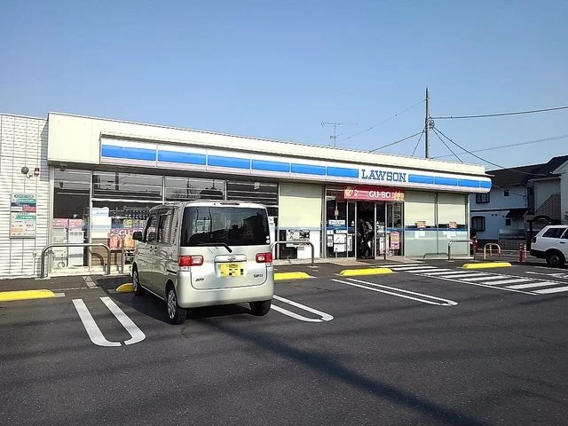 ローソン東越谷四丁目店まで550m