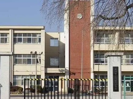 市立久留馬小学校まで350m