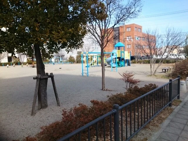 東町公園まで300m