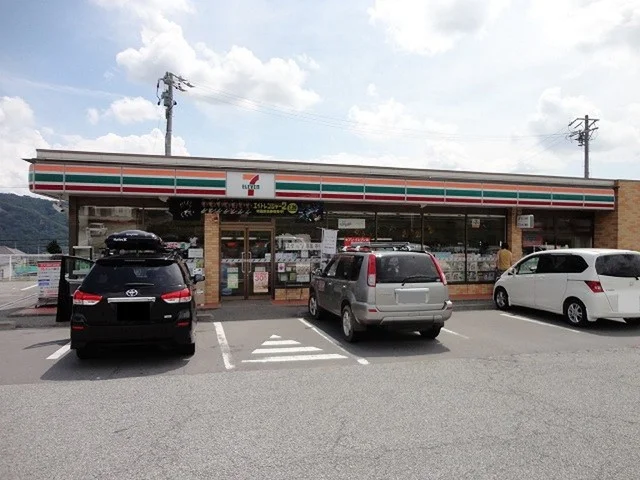 セブンイレブン東部滋野店まで300m