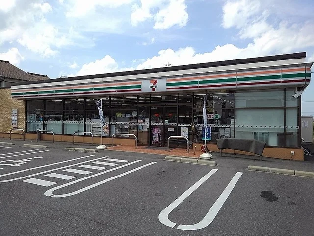 セブンイレブン 武蔵古市店まで270m