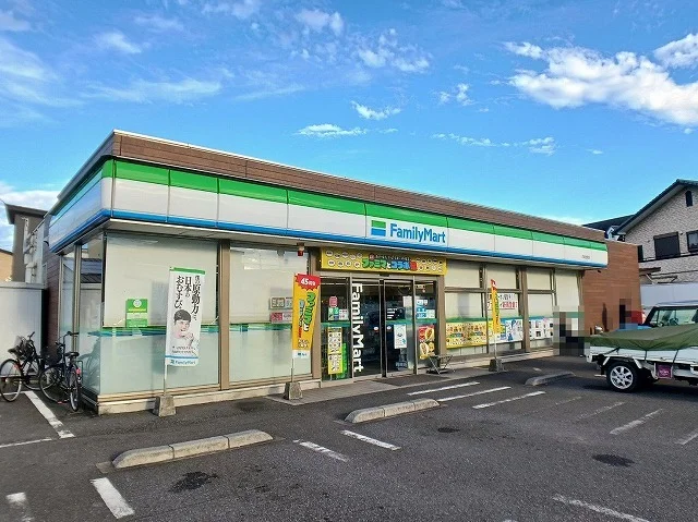 ファミリーマート　六坊北町店まで1000m