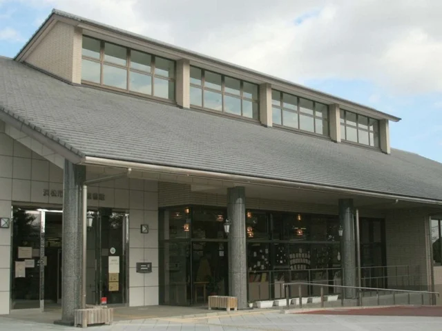 浜松市立雄踏図書館まで400m