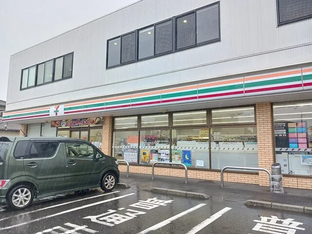 セブンイレブンまで862m