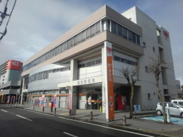 堅田郵便局まで120m