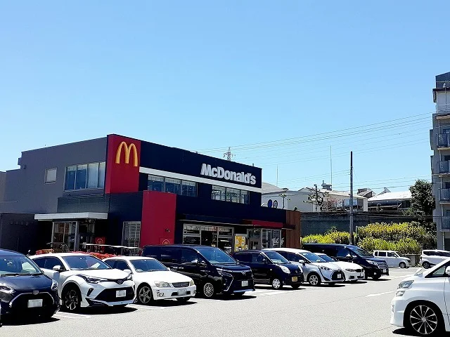 マクドナルドまで550m