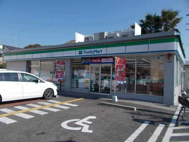 ファミリーマート栗東手原店まで1200m