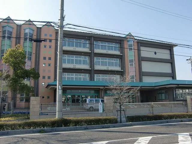 大宝東小学校まで1500m