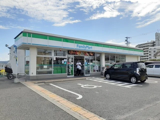 ファミリーマート羽曳野誉田店様まで867m