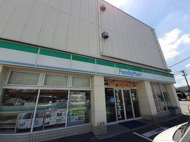 ファミリーマート 入間グリーンまで700m